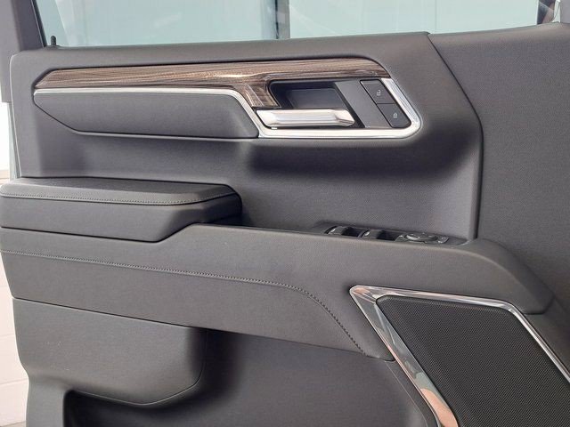 Used 2024 Sterling Gray Metallic Chevrolet RST image 21