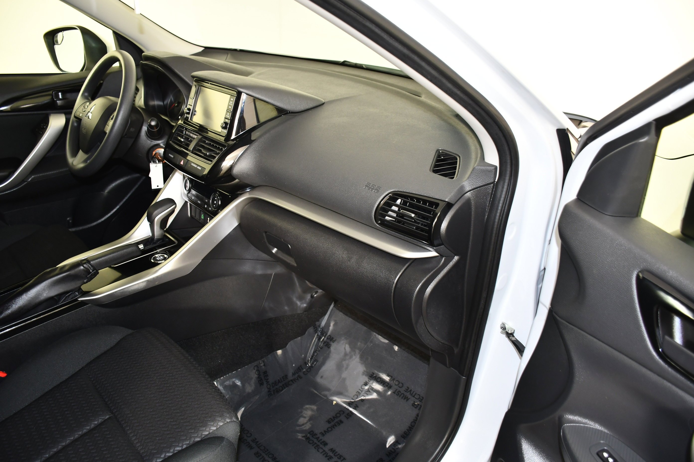 Certified Used 2024 White Diamond Mitsubishi ES image 40