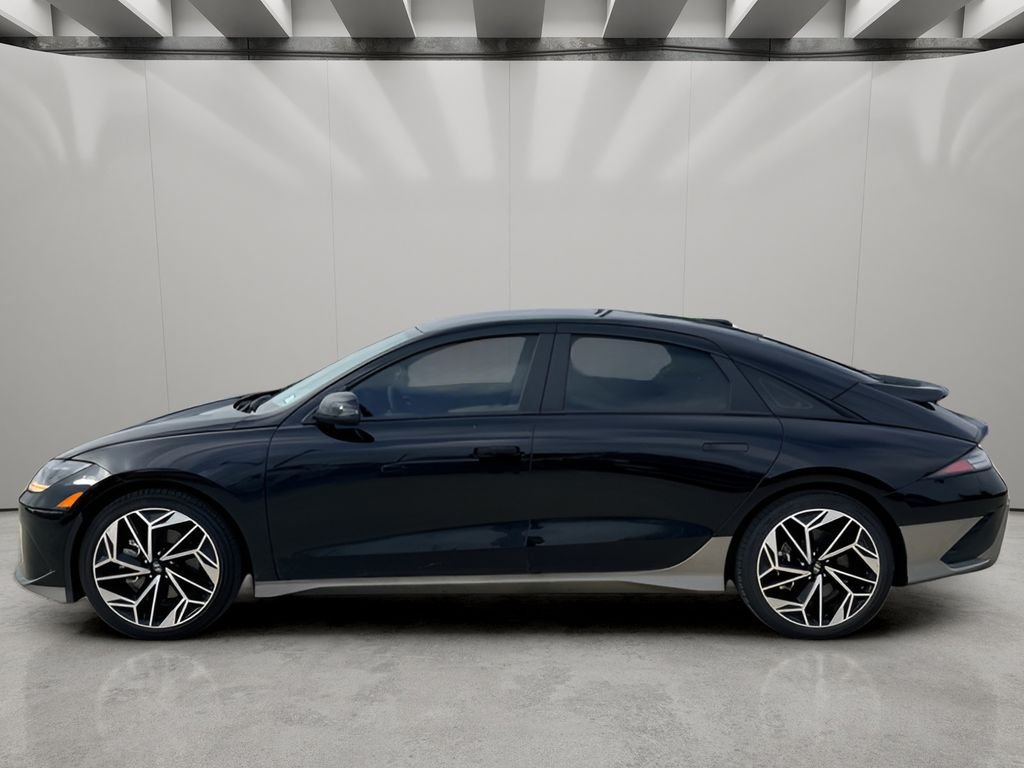 Used 2023 Onyx Black Hyundai SEL image 2