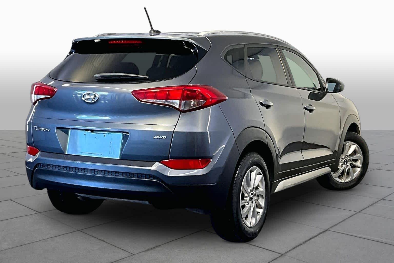 Used 2017 Coliseum Gray Hyundai SE image 13