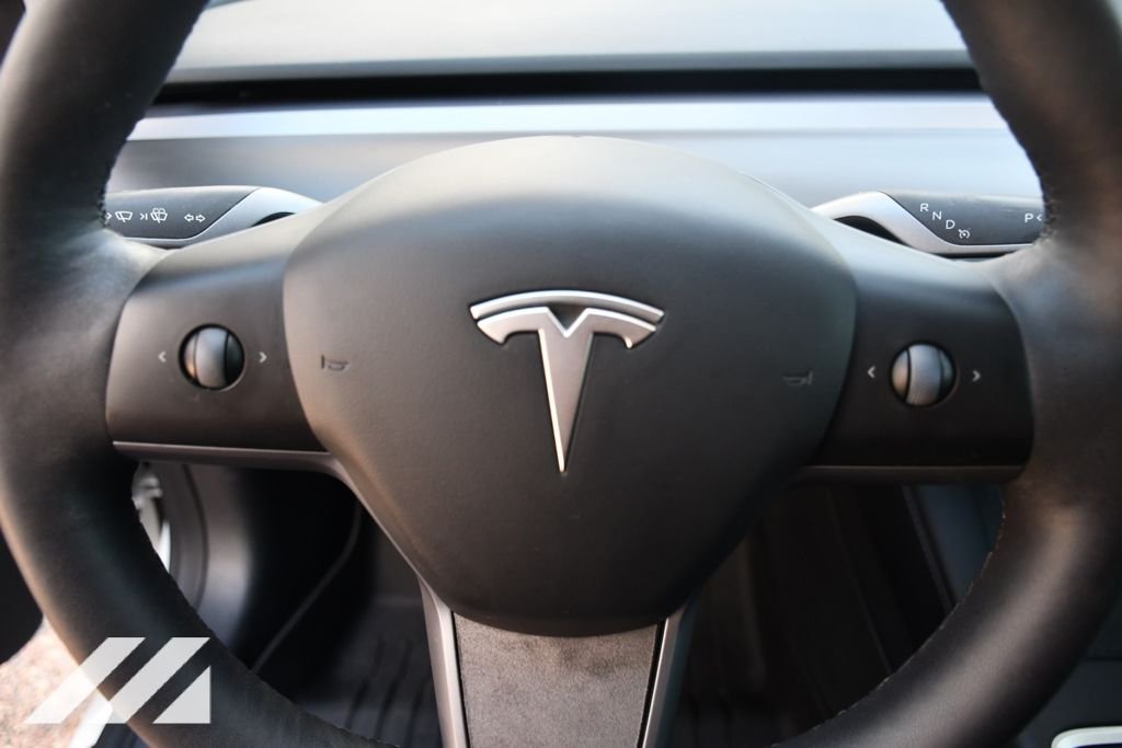 Used 2022  Tesla Base Electric image 13