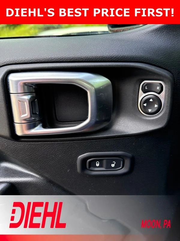 Used 2018 Black Jeep Unlimited Sport S image 7