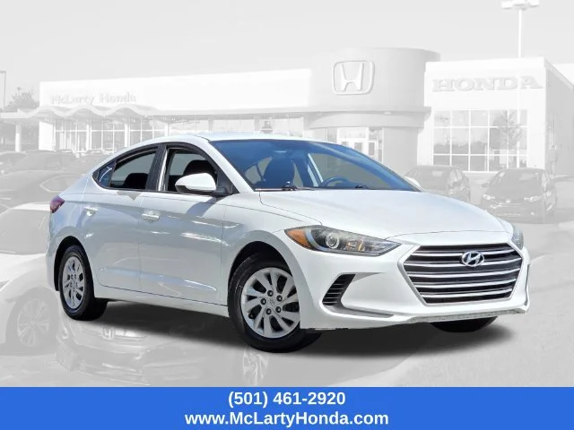 Used 2018 Quartz White Pearl Hyundai SE image 21
