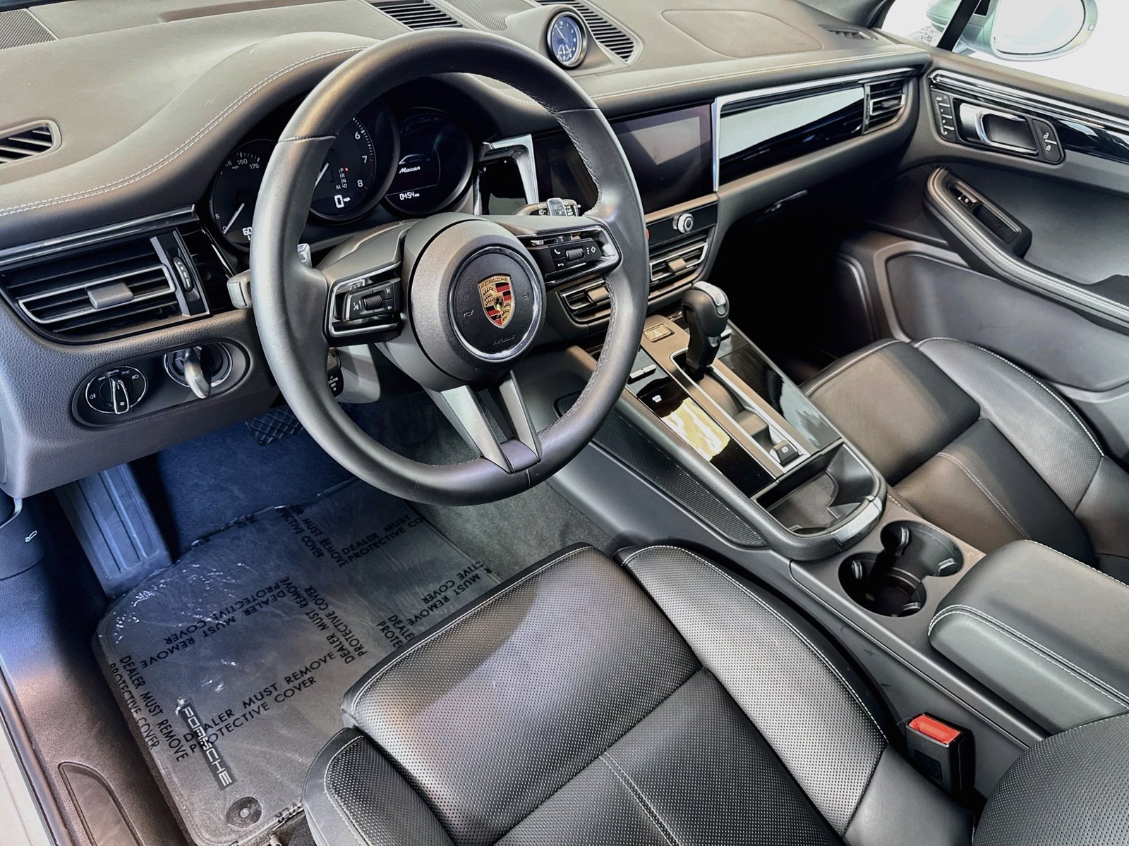 Used 2025 Dolomite Silver Porsche T image 4