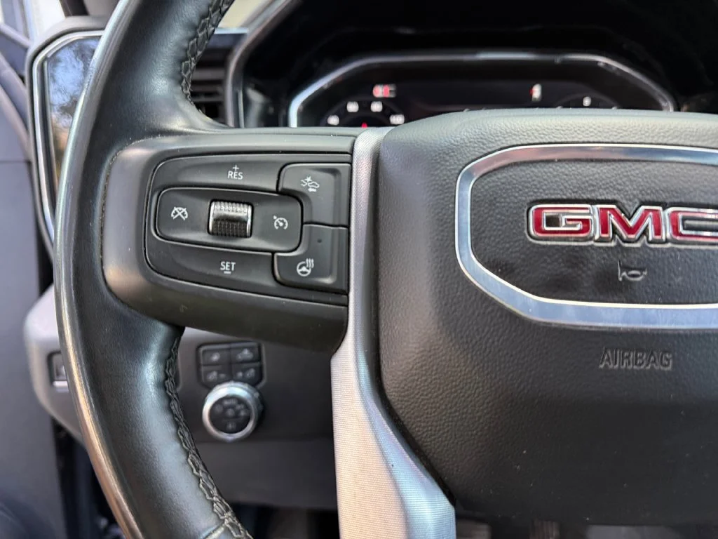 Used 2025 Silver GMC SLT image 24