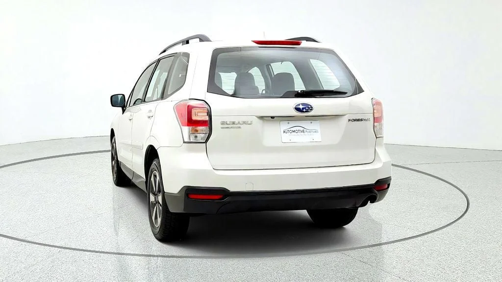 Used 2018 Crystal White Pearl Subaru 2.5i CVT w/ Alloy Wheel Package image 6
