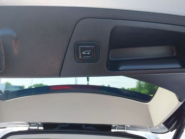 Used 2019 Silver Buick Preferred image 26