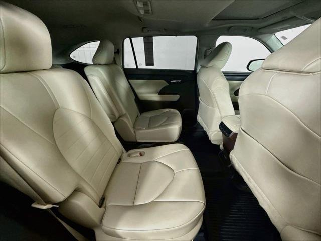 Certified Used 2021 MAGNETIC GRAY MET. Toyota  image 44