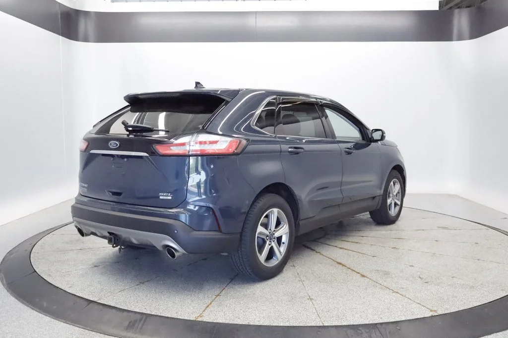 Used 2019 Green Ford SEL image 5