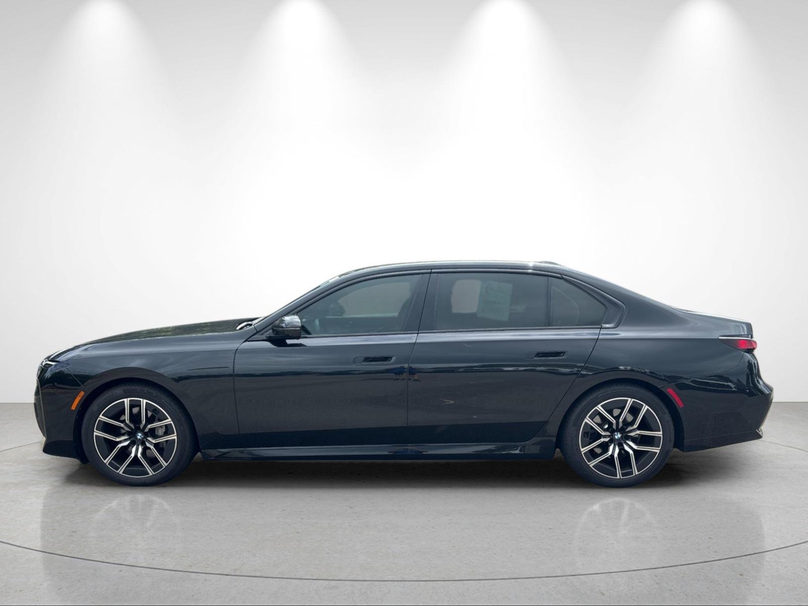 Used 2024 Black Sapphire Metallic BMW 740i image 2