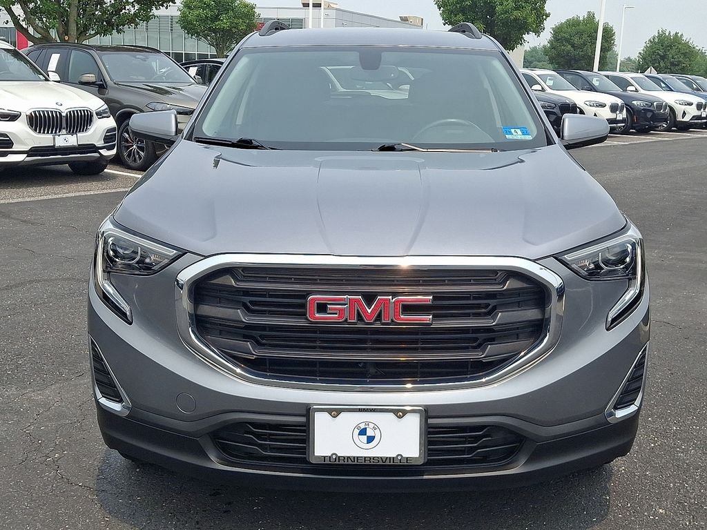 Used 2018 Steel Metallic GMC SLE image 2