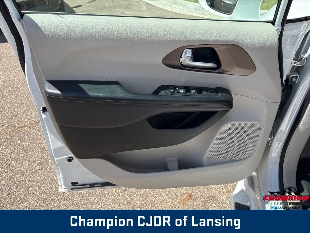 Used 2017 White Chrysler Touring L Plus image 14