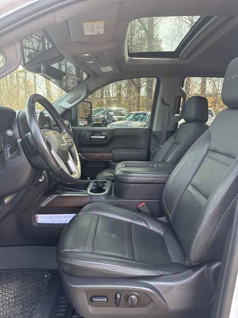 Used 2021 White GMC Denali image 14
