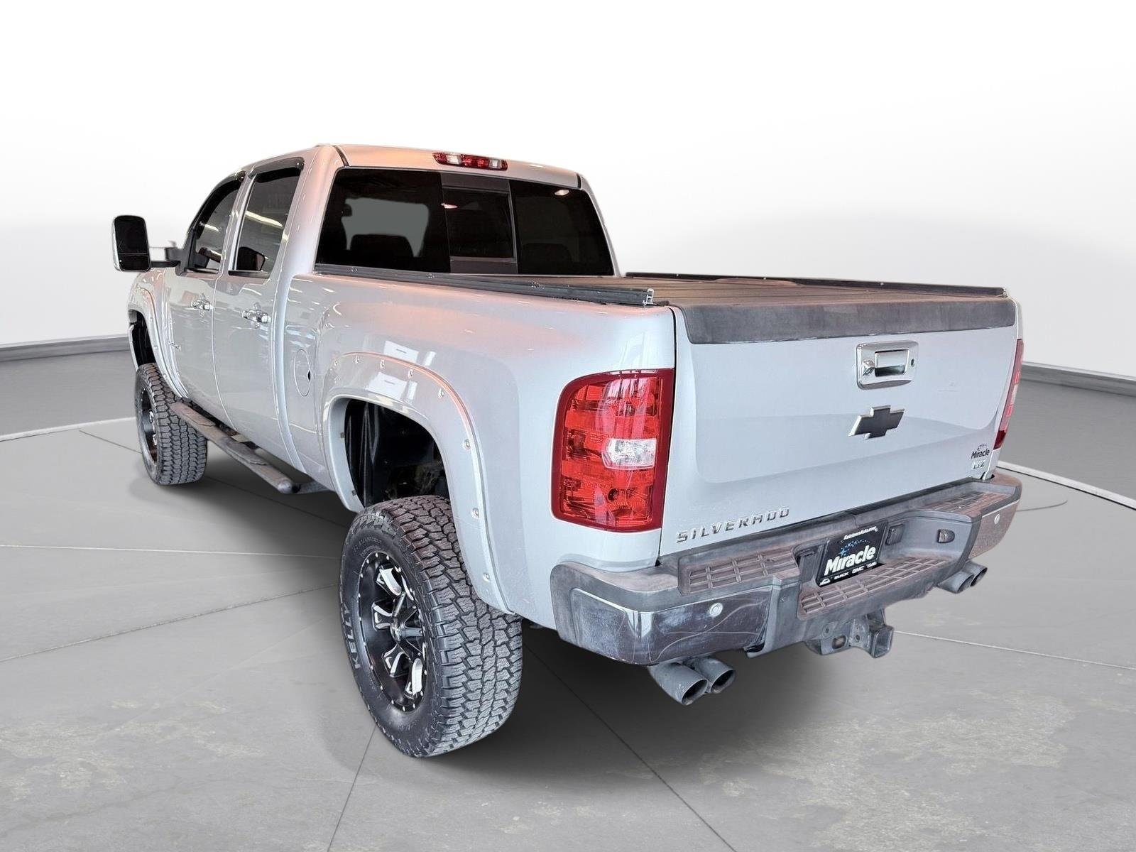 Used 2014 Silver Ice Metallic Chevrolet LTZ image 4