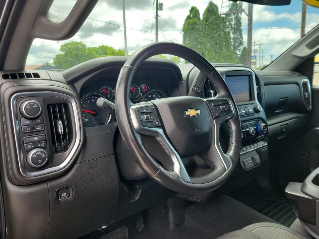 Used 2020 Shadow Gray Metallic Chevrolet LT image 20