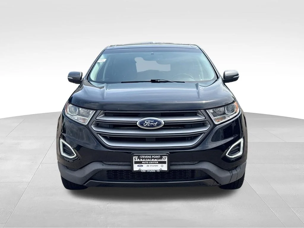 Used 2018 Shadow Black Ford SEL image 9