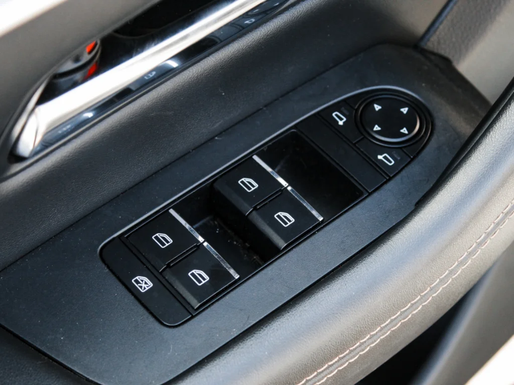 Used 2025 Silver Mazda Premium Sport image 9
