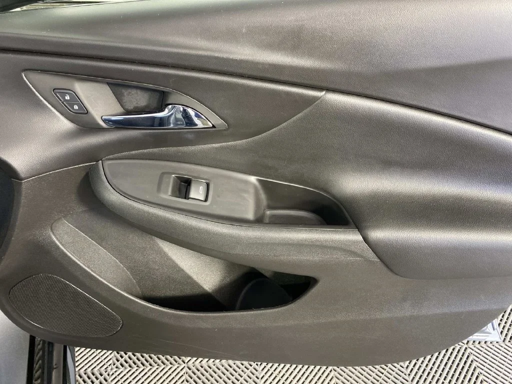 Used 2018 Steel Metallic Chevrolet LT image 23