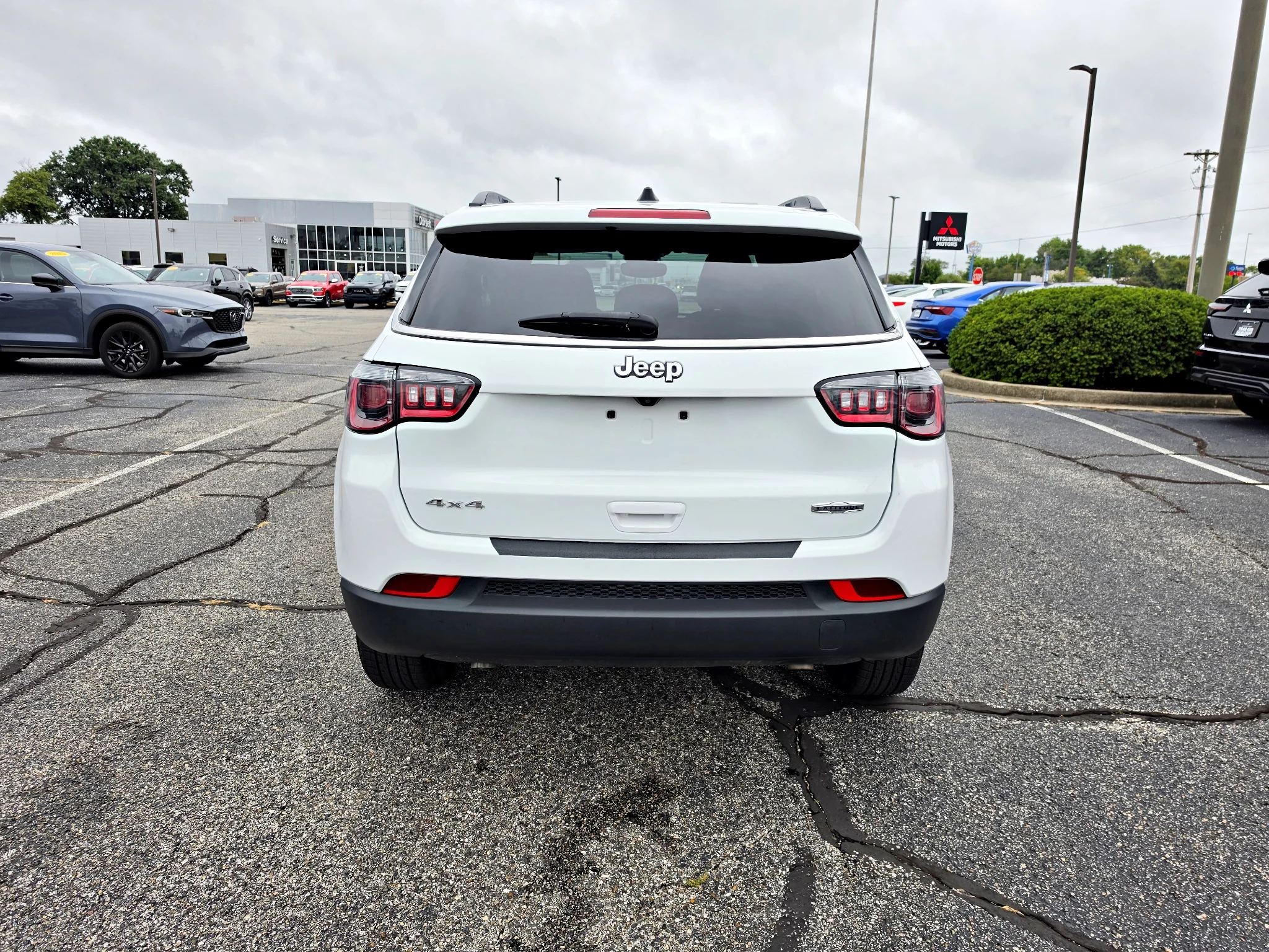 Used 2024 Bright White Clearcoat Jeep Latitude image 7