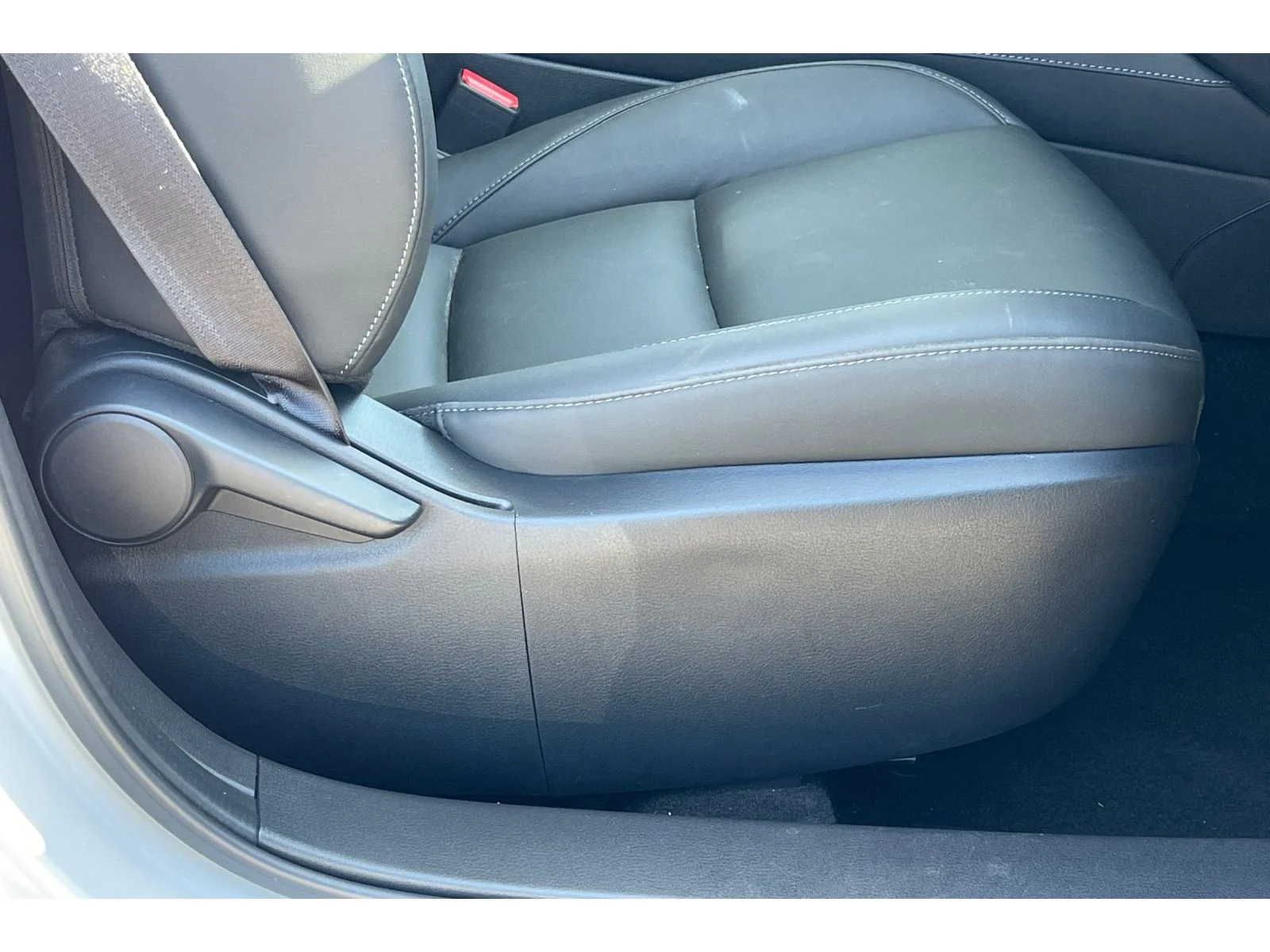 Used 2024 CERAMIC Mazda Select image 23