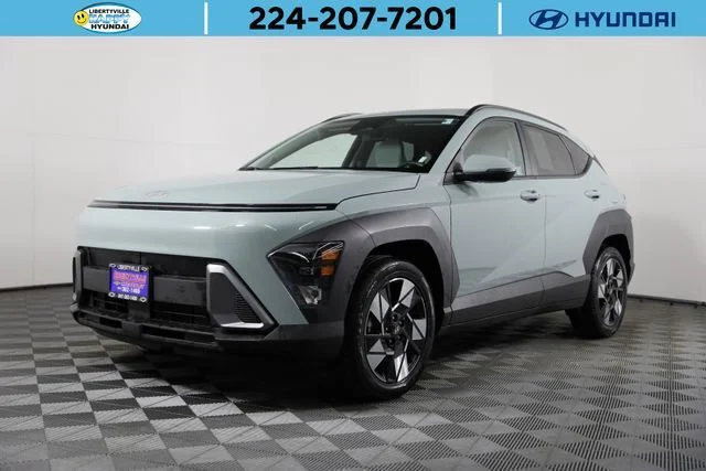 Used 2025 Green Hyundai SEL image 1