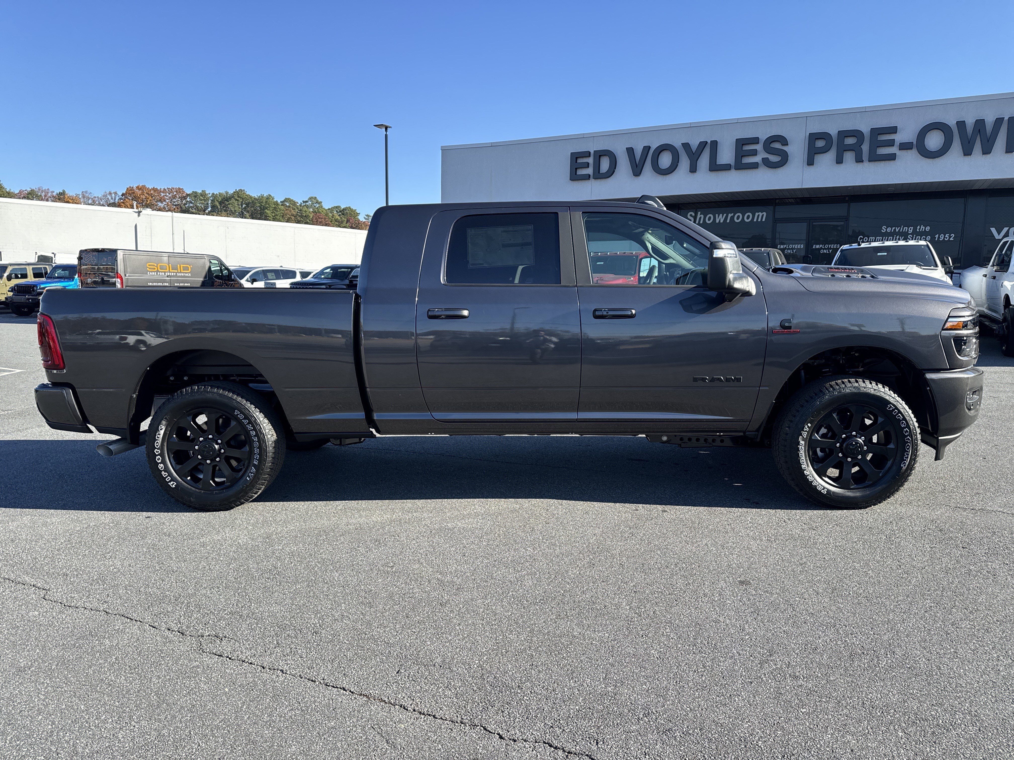 New 2026 Granite Crystal Metallic Clear-Coat Exterior Paint RAM Laramie image 9