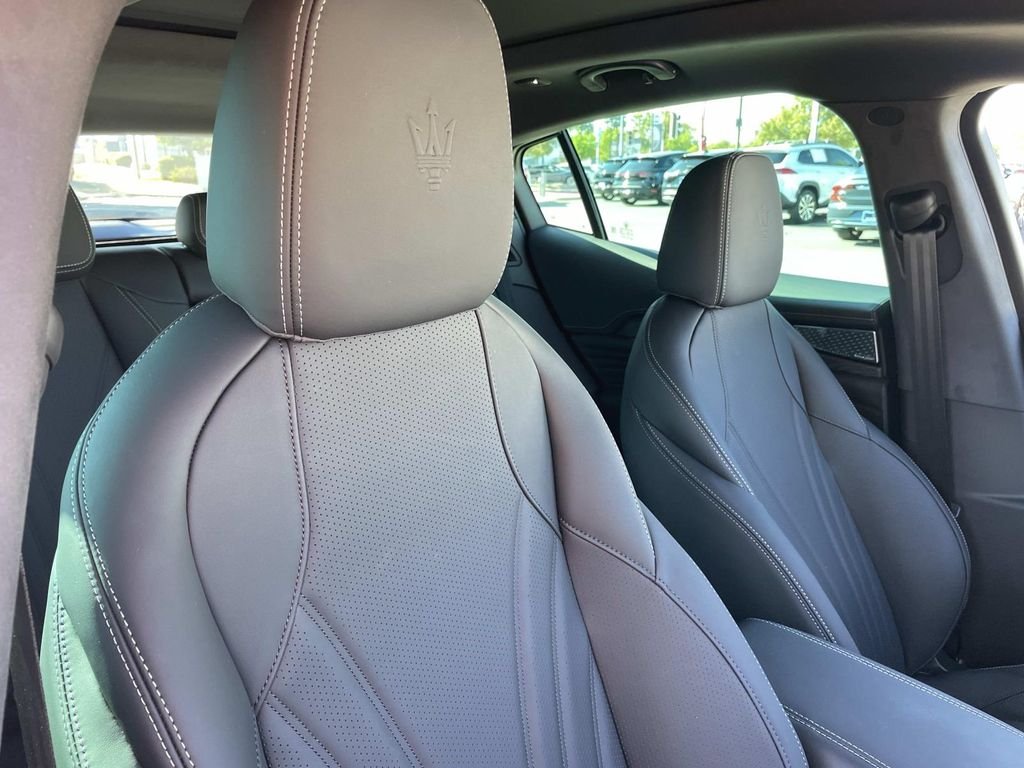 New 2026 Bianco Maserati Modena image 28