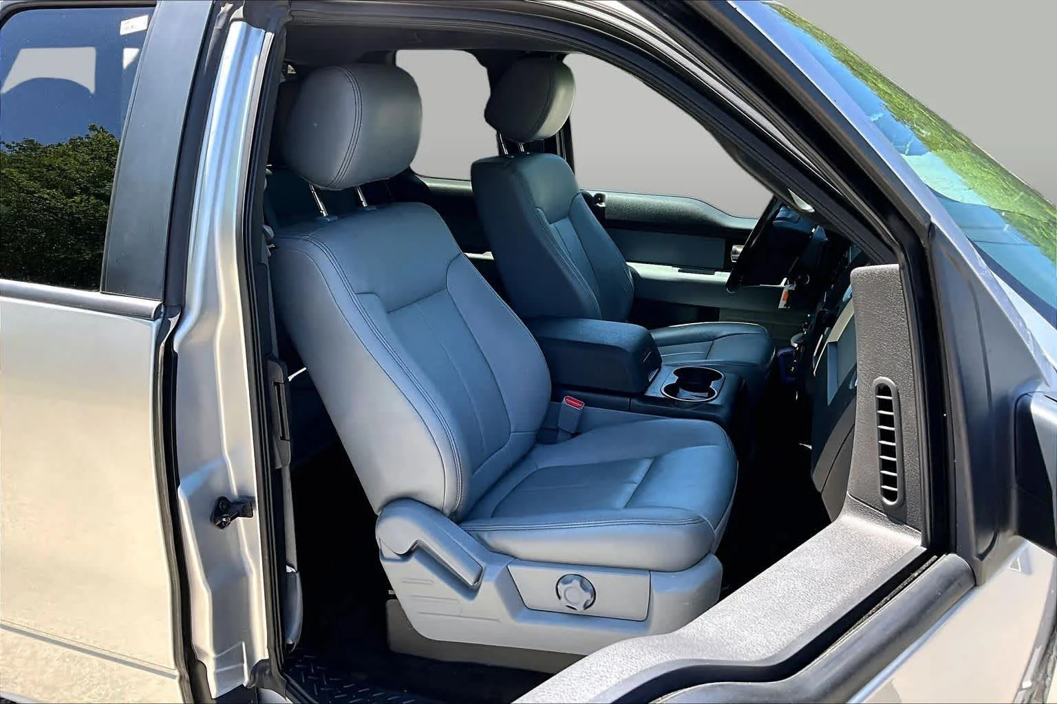 Used 2014 Ingot Silver Metallic Ford XLT image 7