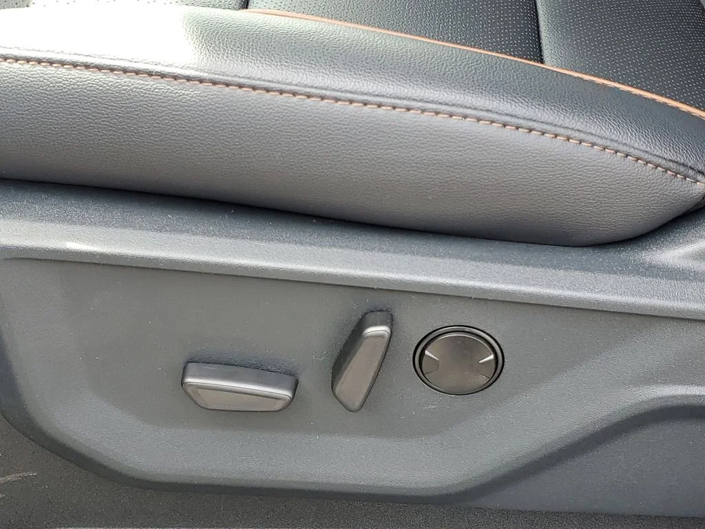 New 2026 Carbonized Gray Metallic Ford F-350® Lariat® image 6