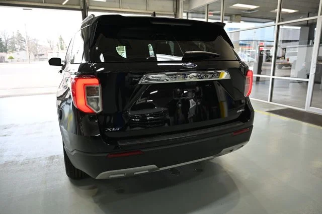 Used 2022 Black Ford XLT image 6