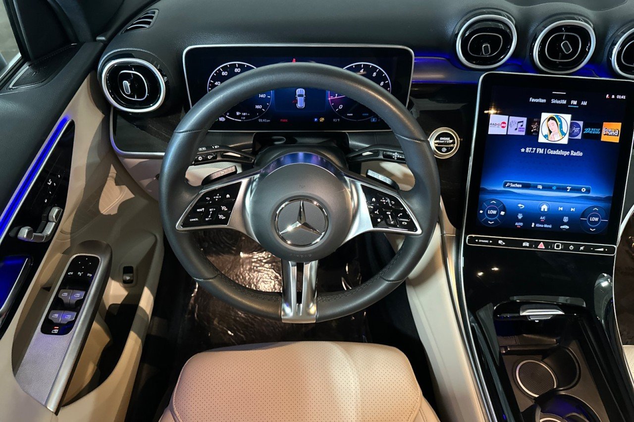 Certified Used 2025 Polar White Mercedes-Benz GLC 300 image 13