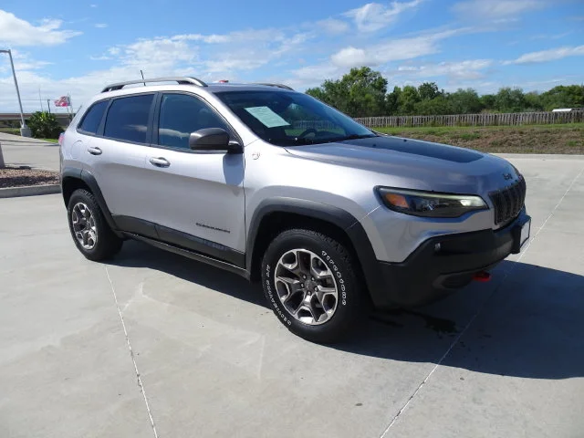 Used 2020 Billet Silver Metallic Jeep Trailhawk image 3