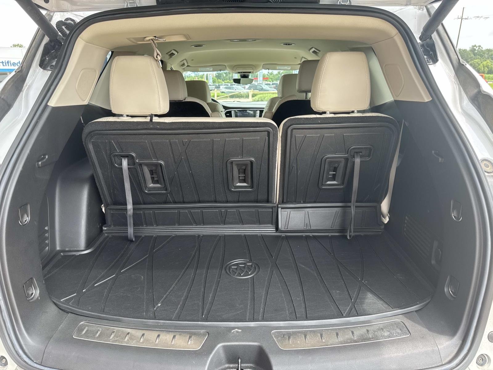 Used 2022 White Frost Tricoat Buick Premium image 8