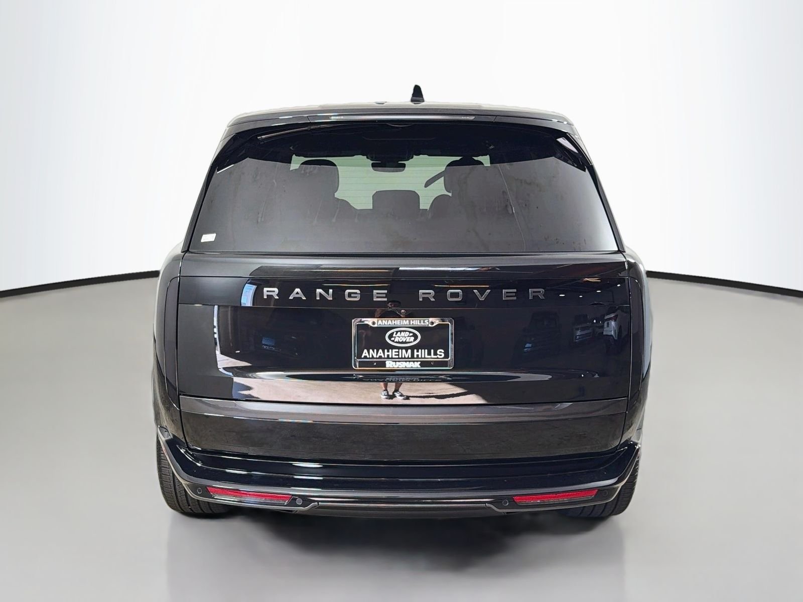 New 2026 Santorini Black Land Rover SE image 4