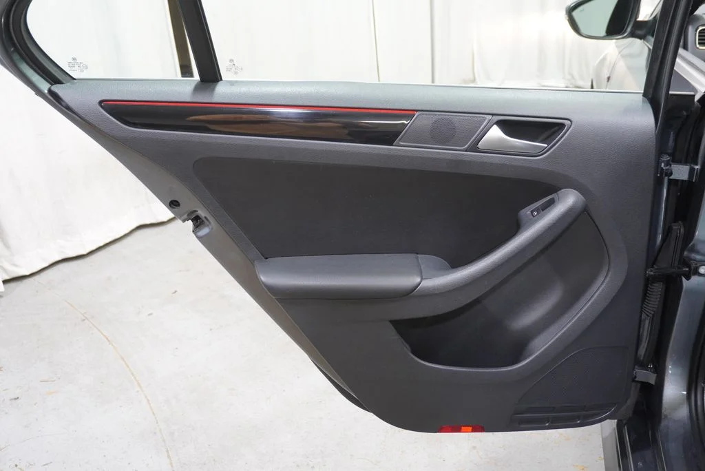 Used 2018 Gray Volkswagen GLI image 27
