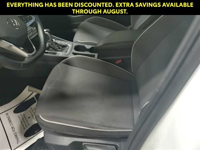 Used 2025 White Volkswagen 1.5T Sport image 4