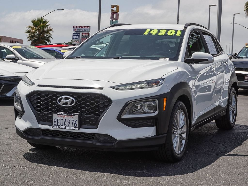 Used 2018 White Hyundai SEL image 3