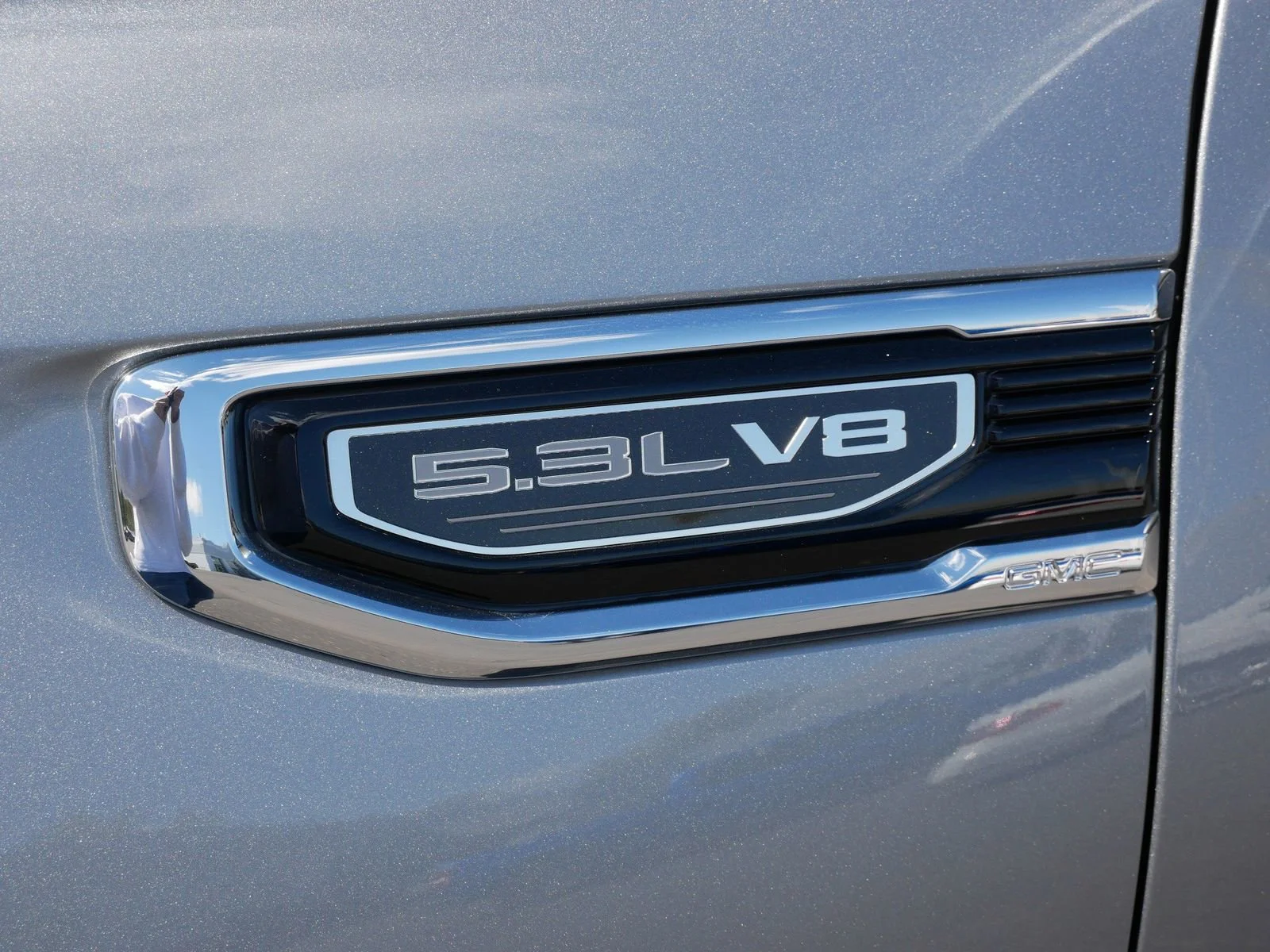 Used 2023 Sterling Metallic GMC SLT image 9