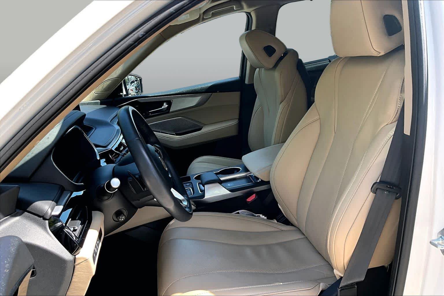 Used 2024 Platinum White Pearl Acura w/Technology Package image 8