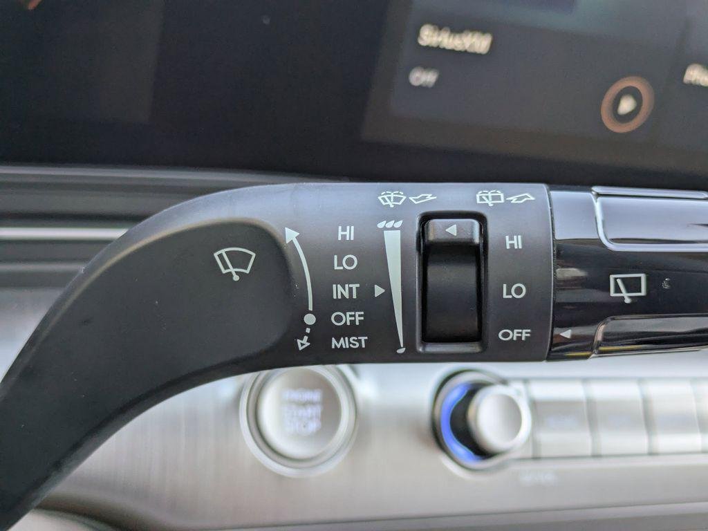 New 2026 White Hyundai SEL Sport FWD image 24