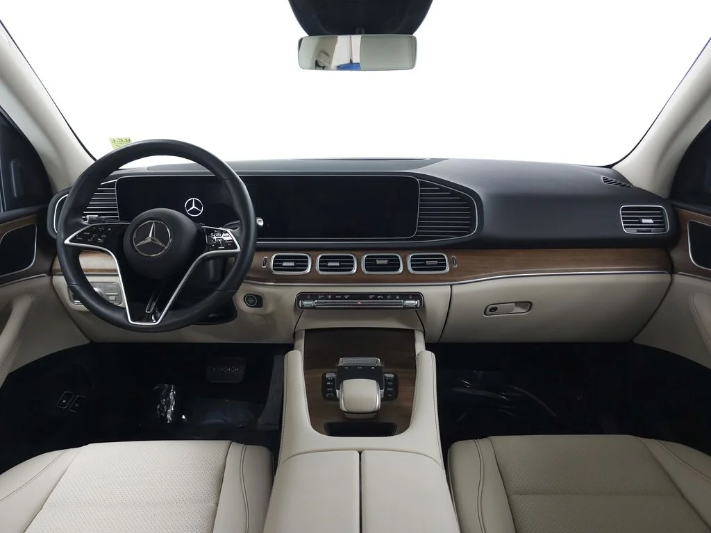 Used 2025 Polar White Mercedes-Benz GLE 450e image 26