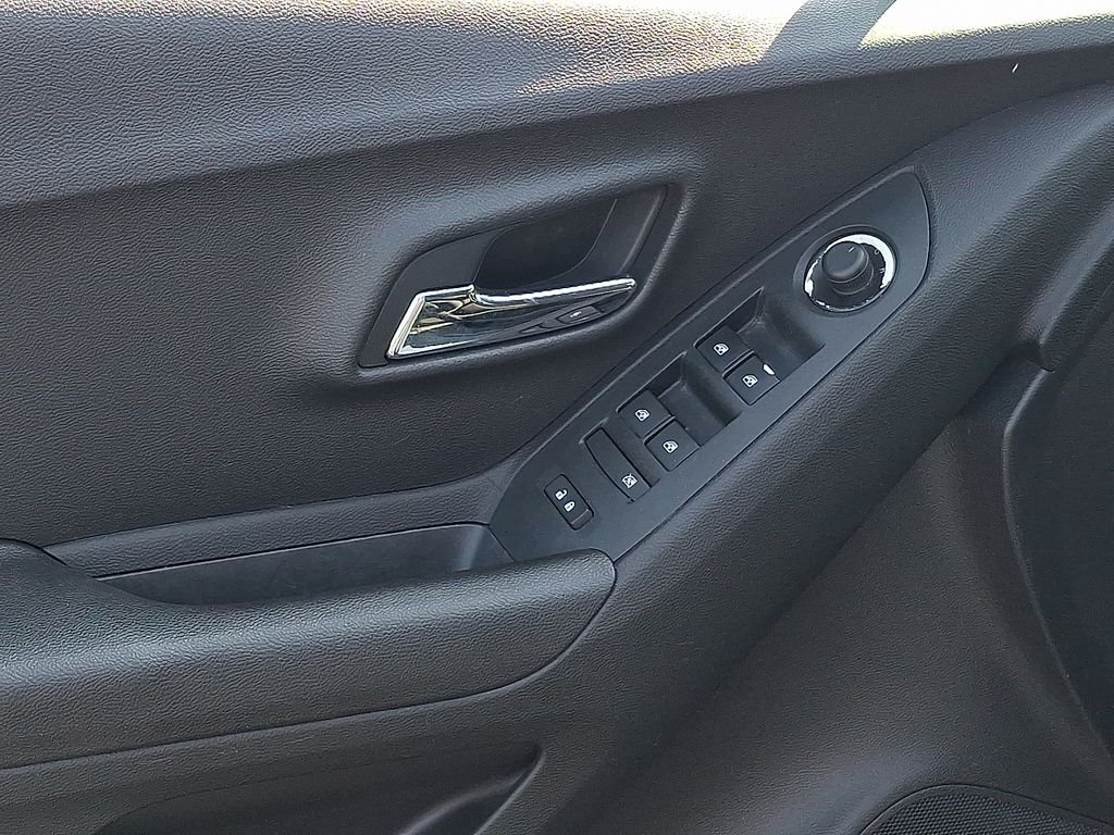 Used 2019 Silver Chevrolet LS image 14
