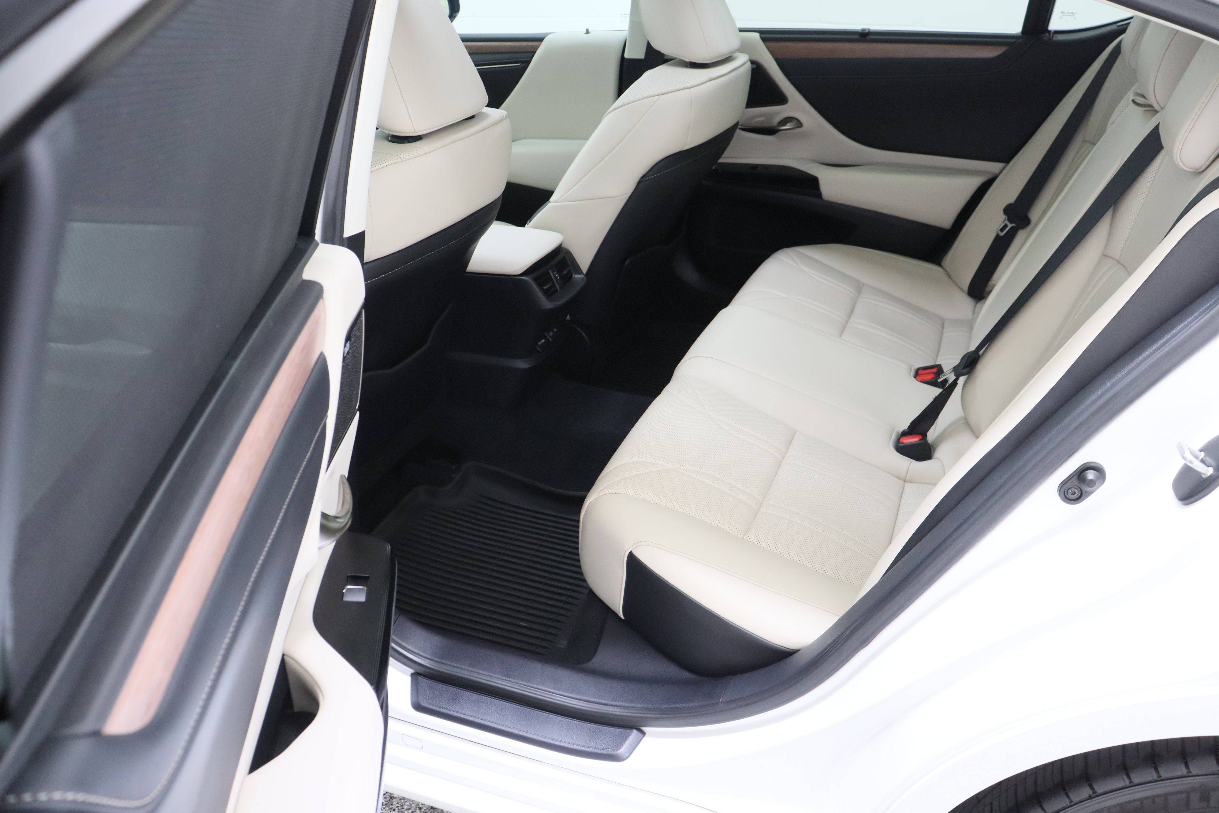 Used 2025 Eminent White Pearl Lexus ES 350 Ultra Luxury 3.5L image 30