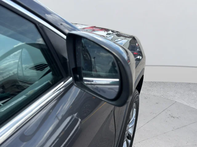Used 2019 Gray Jeep Latitude Plus image 26
