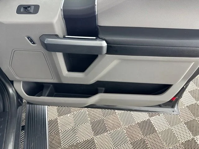 Used 2018 Gray Ford XLT image 23