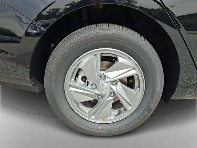 New 2026 Black Hyundai SE image 6