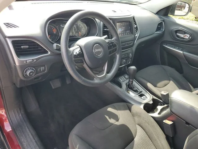 Used 2019 Red Jeep Latitude image 6