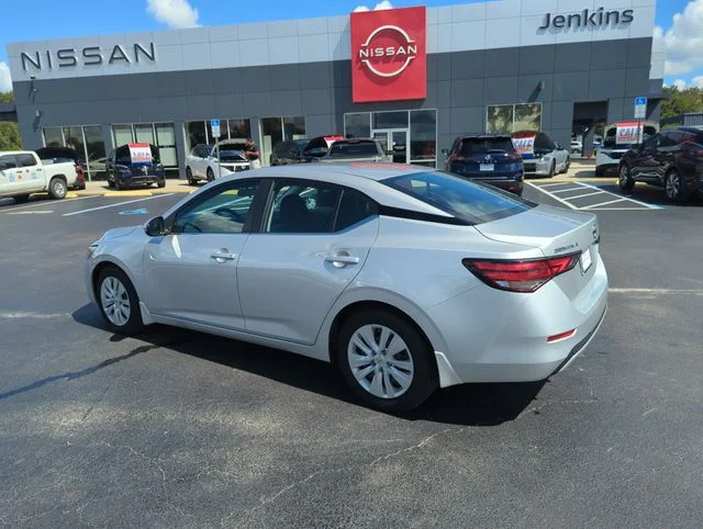 Used 2023 Silver Nissan S image 9