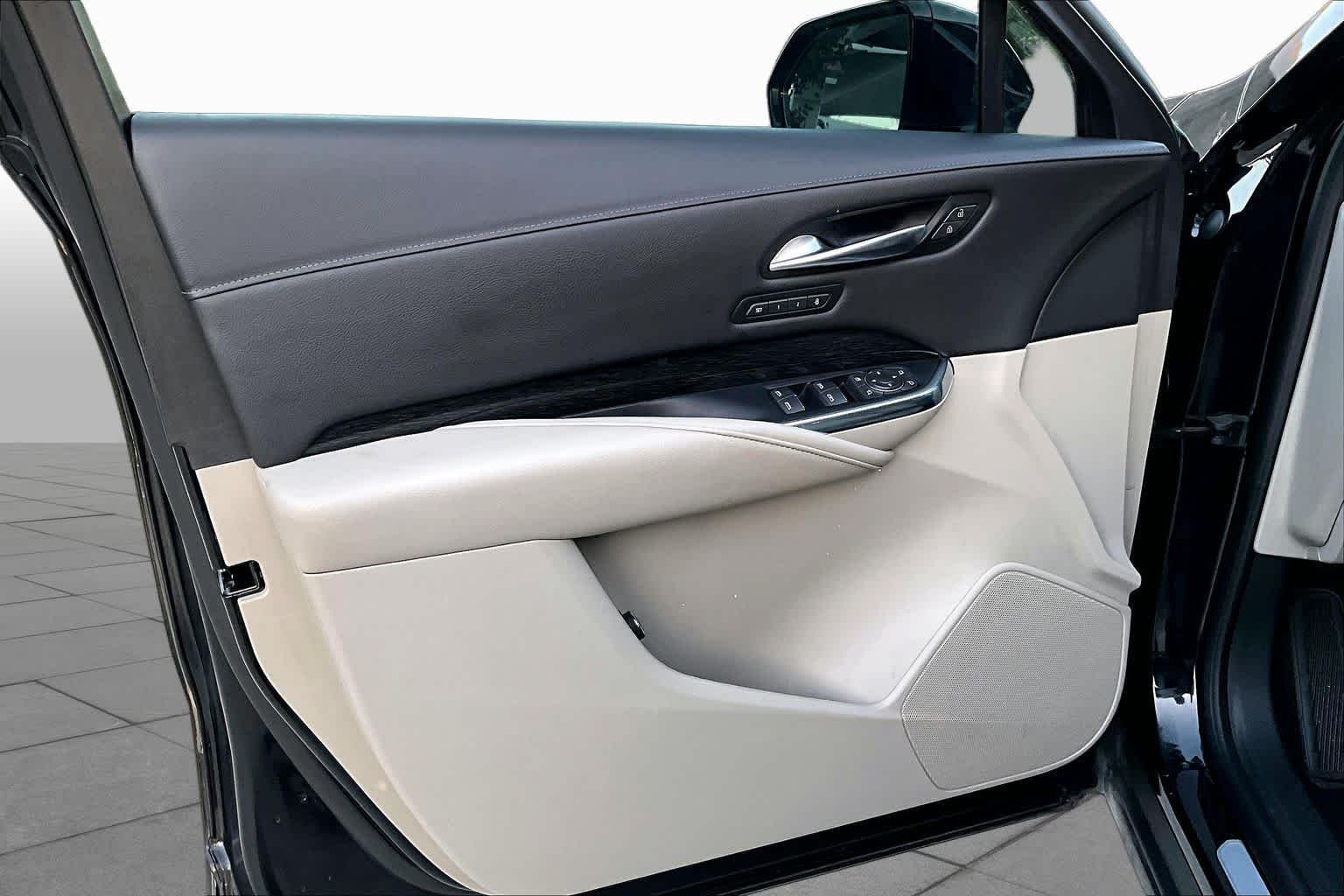 Used 2020 Stellar Black Metallic Cadillac FWD Premium Luxury image 21
