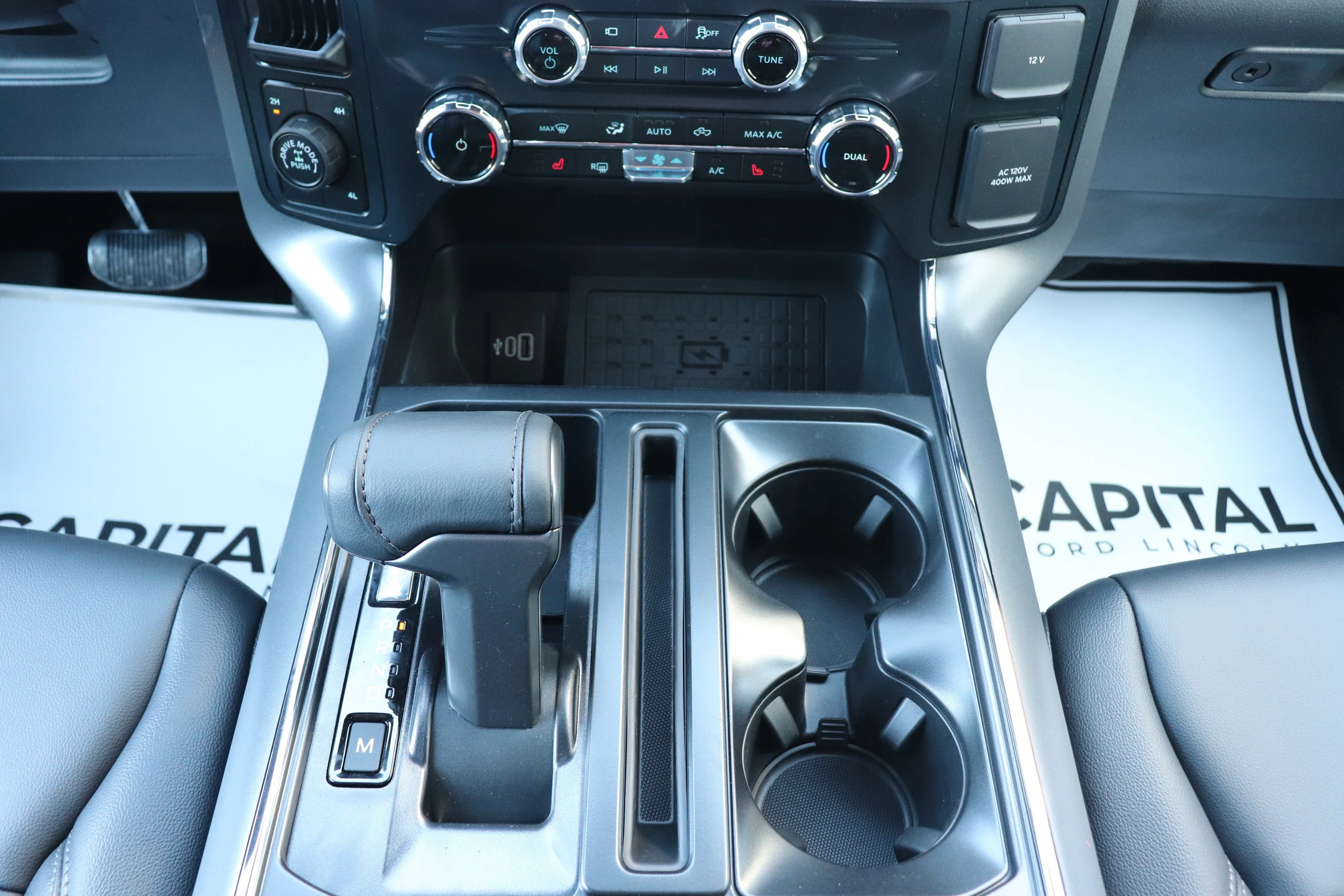 New 2026 OXFORD WHITE Ford XLT image 17